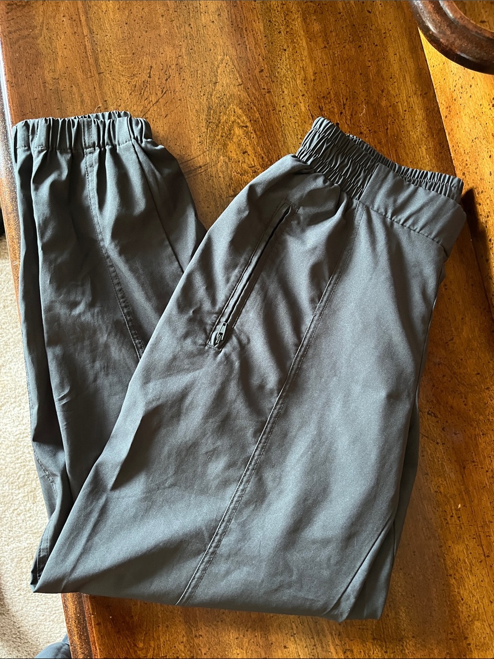 Women’s Elastic-Waist Casual Pants - Charcoal Gray